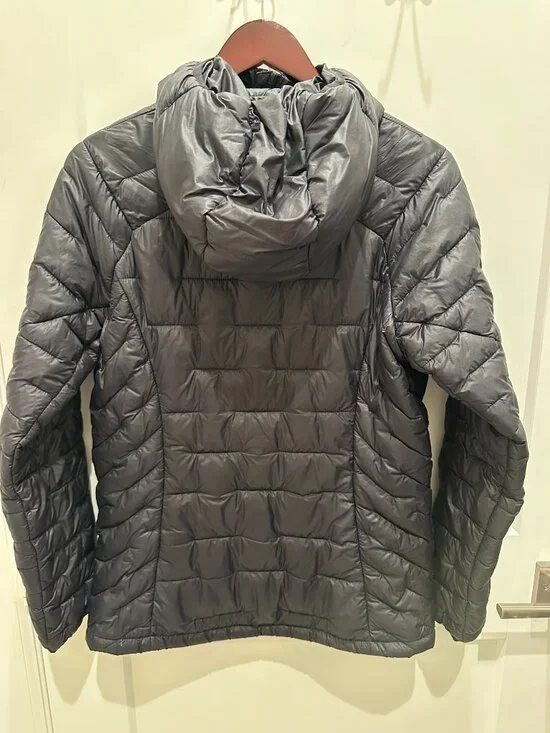 Patagonia Macro Puff Hoody Women’s Small Black Insulated Jacket: Excellent Cond - Picture 2 of 6